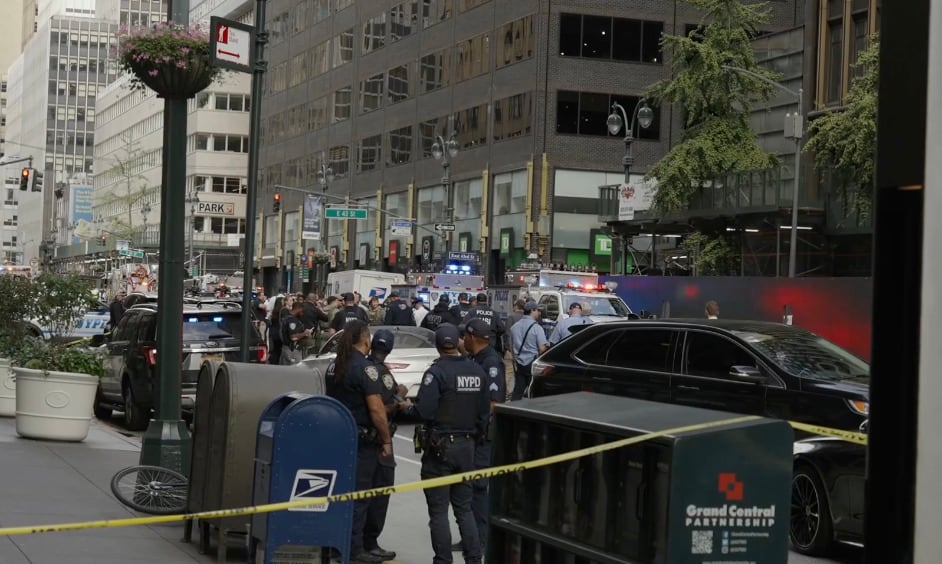 Escuadrón antobombas arriba cerca de la sede de la ONU en Nueva York tras encntrar paquete sospechoso