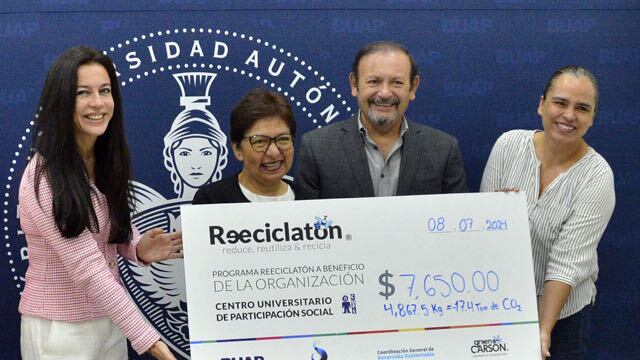 María Lilia Cedillo entrega apoyo a escuelas comunitarias