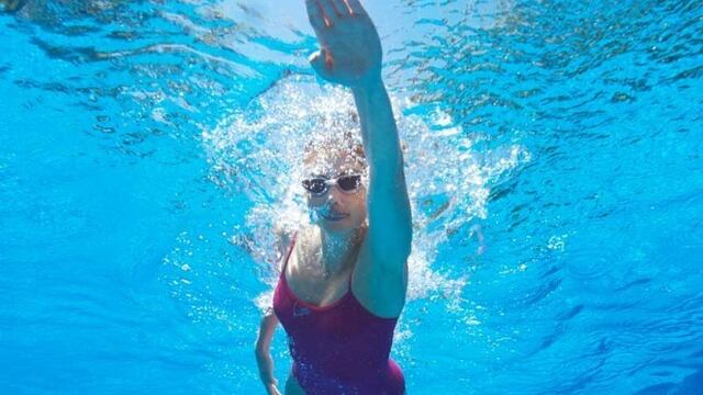 Permanecer con el traje de baño húmedo puede provocar cistitis.