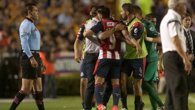 Chivas enfrenta a Tigres.