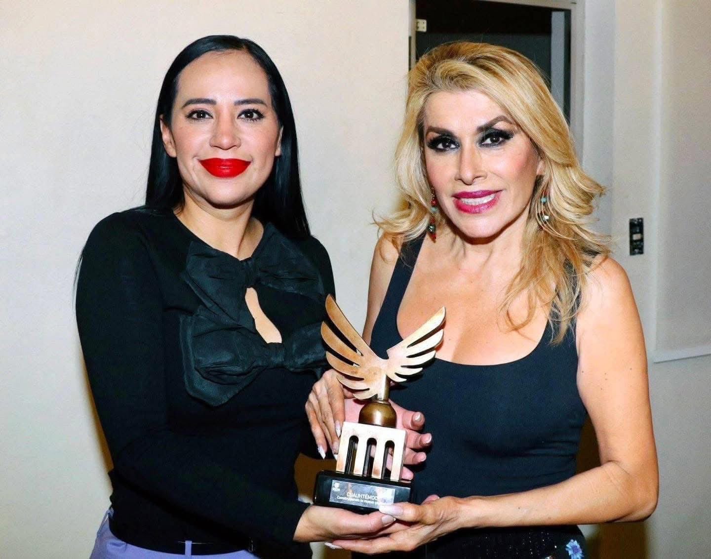 Sandra Cuevas con Dulce