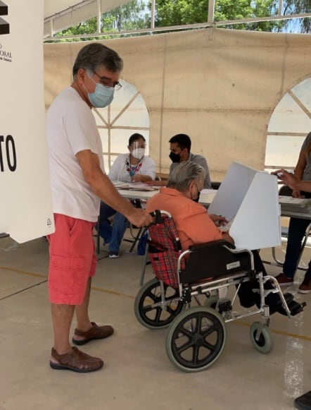 Persona en silla de ruedas