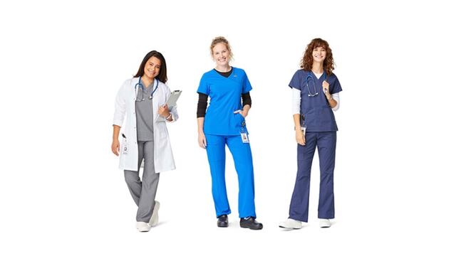 Cros regala zapatos a médicos