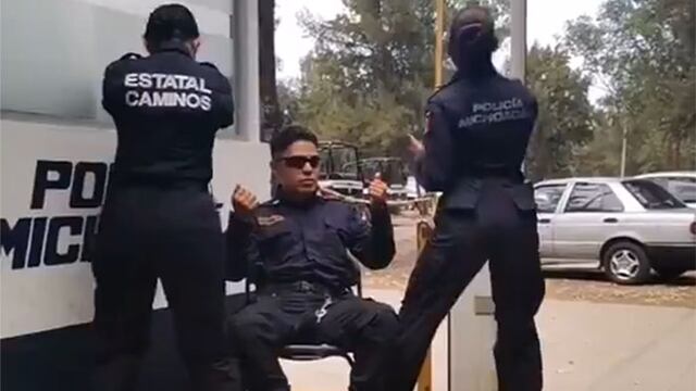 policías tik tok