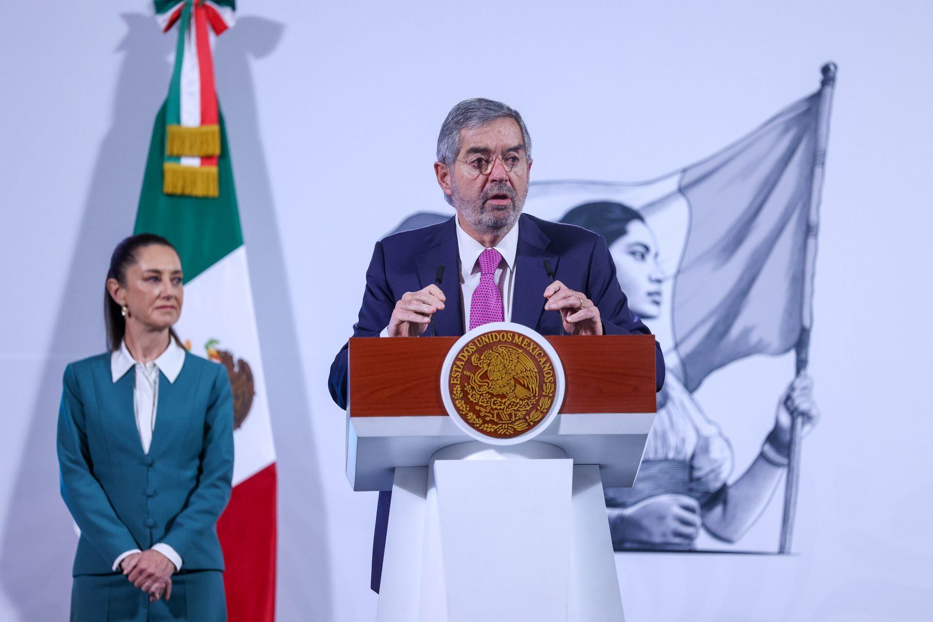 Ante deportaciones masivas de Donald Trump, Gobierno de México recomienda a migrantes mexicanos “guardar silencio”