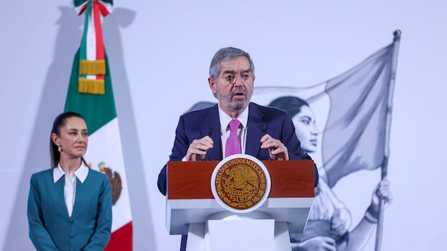 Ante deportaciones masivas de Donald Trump, Gobierno de México recomienda a migrantes mexicanos “guardar silencio”