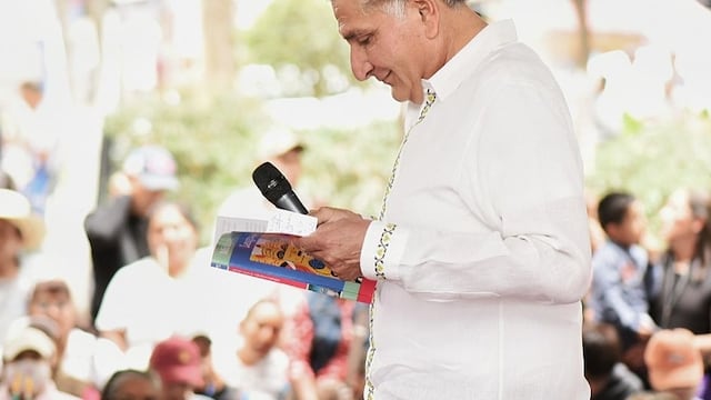 Adán Augusto López defiende los libros de la SEP