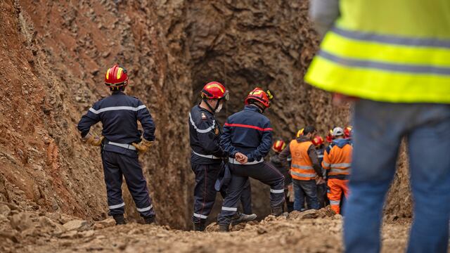 Rescate de niño cayó a un pozo en Marruecos