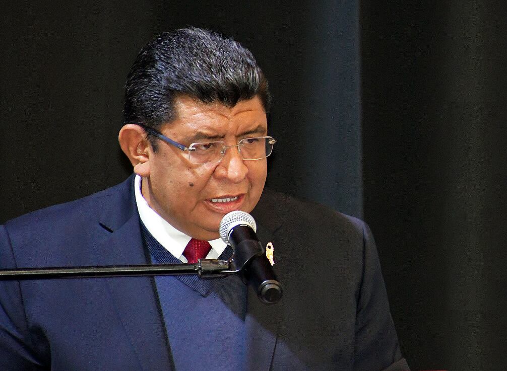 Luis Miguel Victoria Ranfla se dispone a disputarle el liderazgo de la central burocrática FSTSE a Joel Ayala Almeida