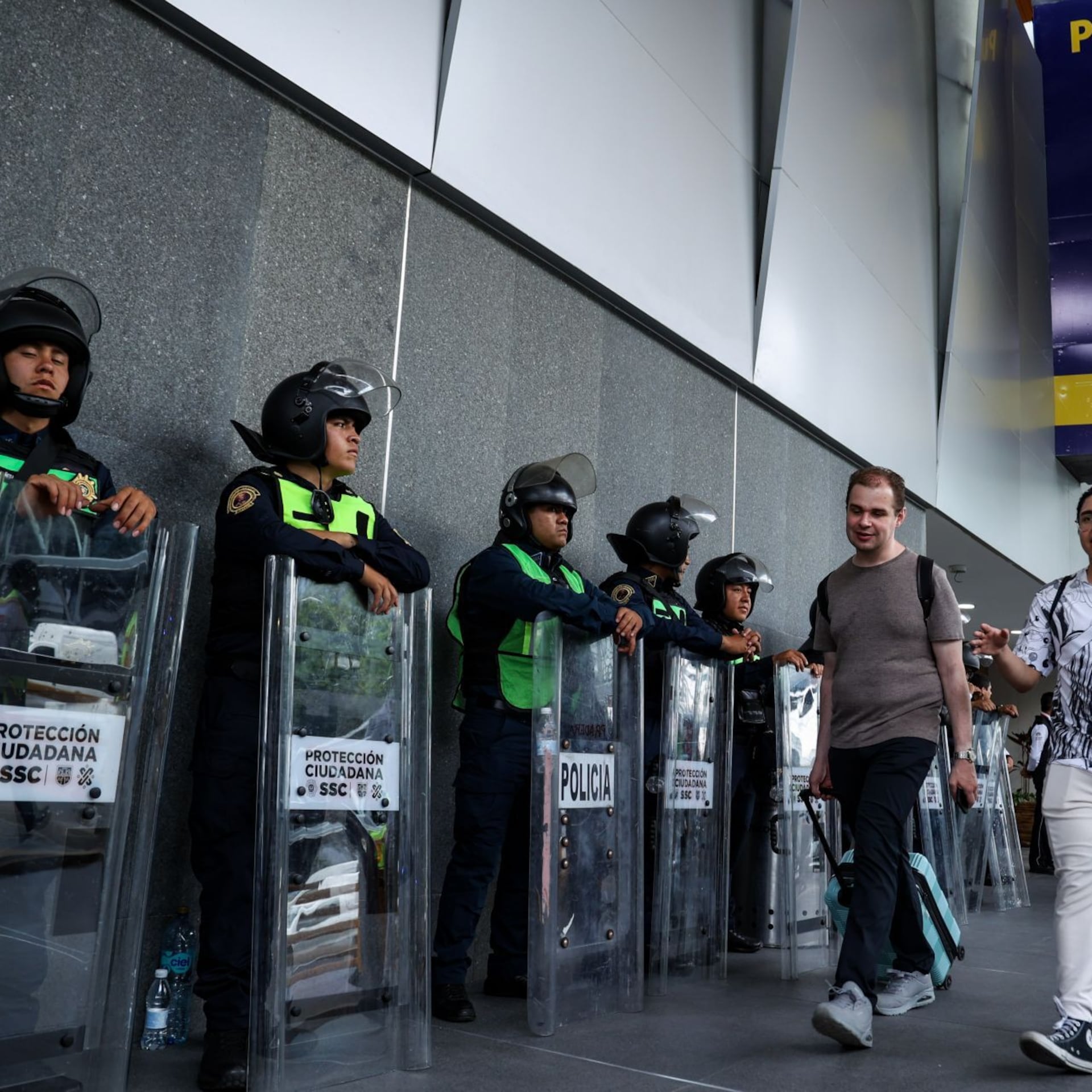 SSC despliega operativo en el AICM ante posible bloqueo de la CNTE