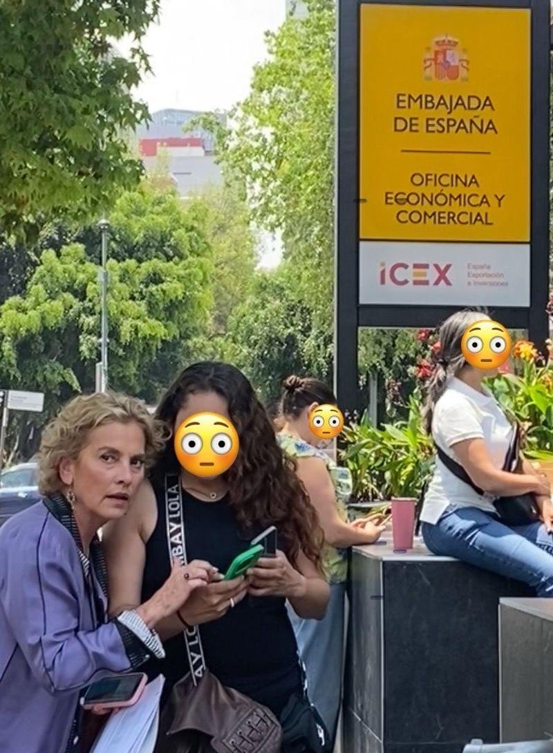 Fotografías de Beatriz Gutiérrez en la Embajada de España en México