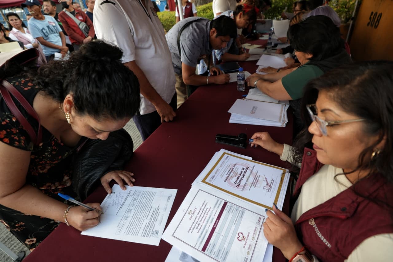 Jubilados y pensionados recibieron certeza jurídica de su vivienda