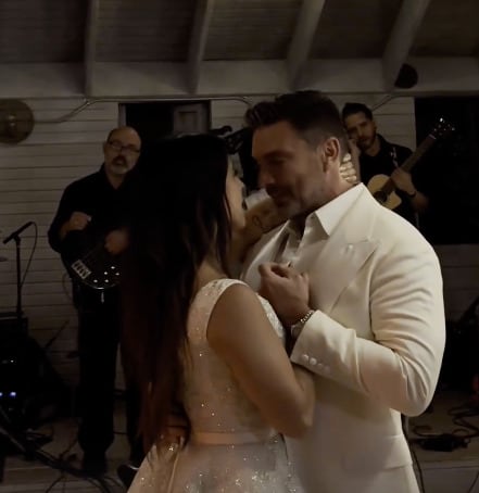 Julián Gil y Valeria Marín celebran su boda.