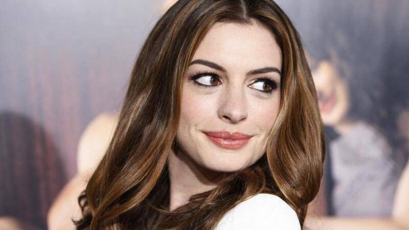 Anne Hathaway protagoniza una nueva película romántica que se estrenará por Prime Video
