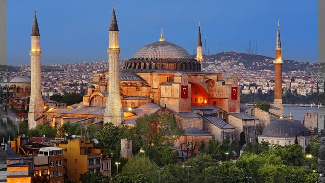 Por primera vez en más de 85 años, se leen pasajes del Corán en la Catedral de Santa Sofía
