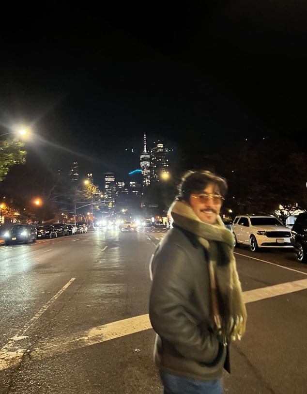 Renata Notni y Diego Boneta derrochan amor por las calles de Nueva York