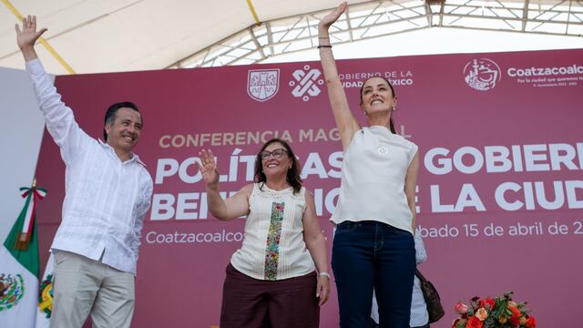 Claudia Sheinbaum durante la conferencia magistral Políticas Públicas en Beneficio de la Ciudadanía en Coatzacoalcos, Veracruz.