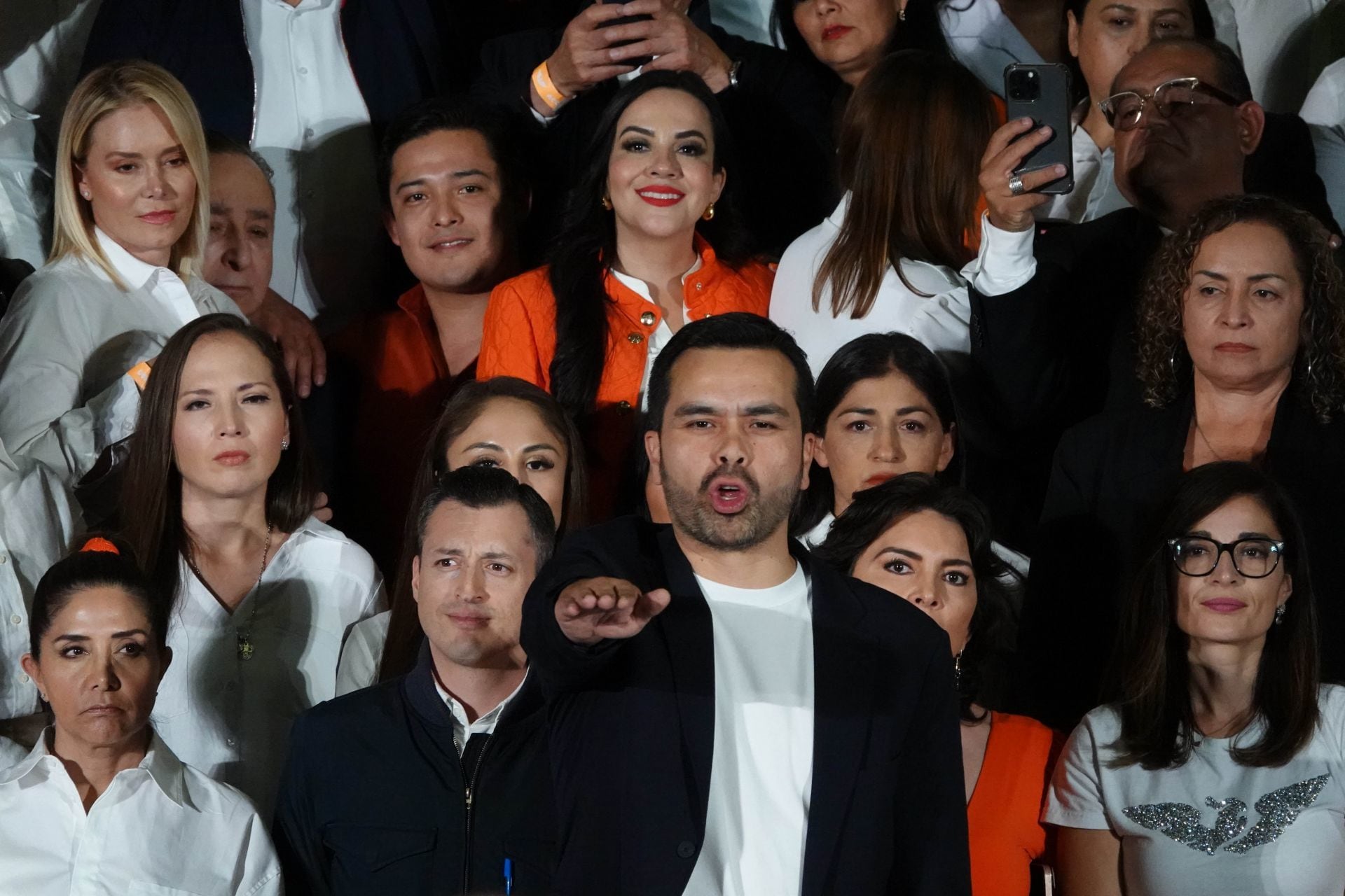 Jorge Álvarez Máynez rinde protesta como candidato presidencial de Movimiento Ciudadano