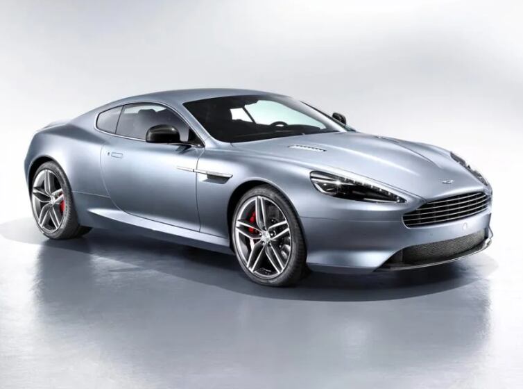 Aston Martin DB9 que Gerard Piqué le regaló a Clara Chía