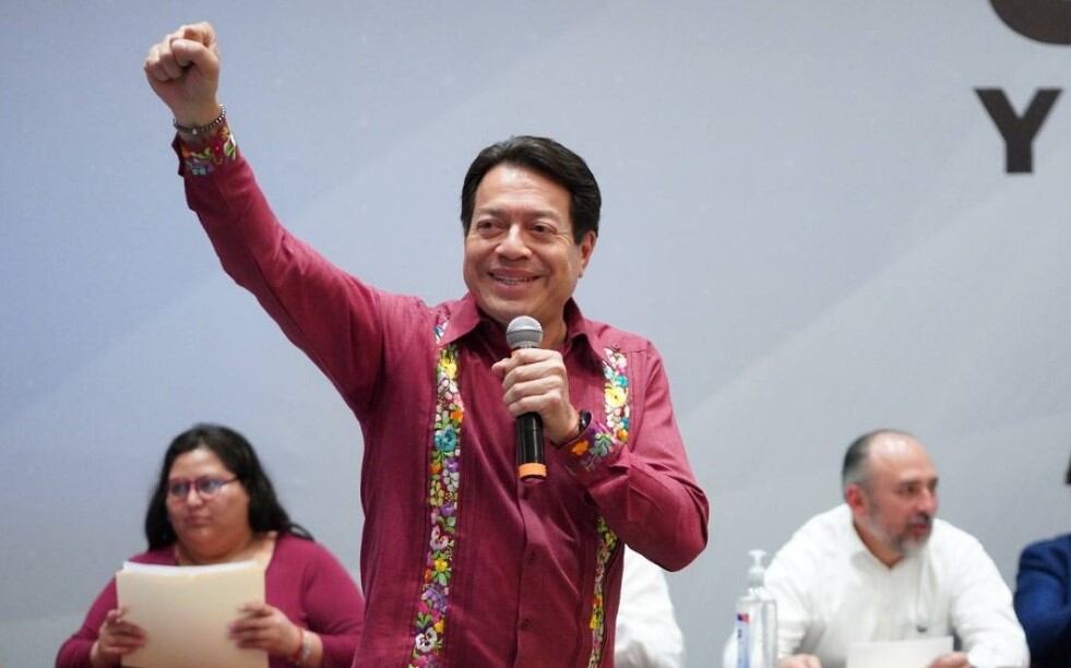 Mario Delgado se burla de la oposición