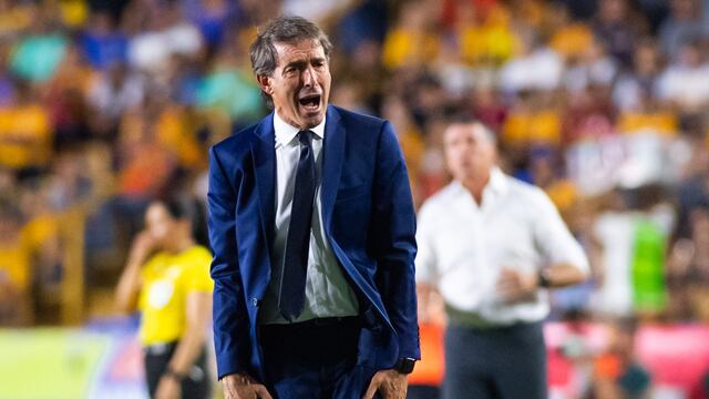 Guillermo Almada, en el duelo entre Tigres y Club Pachuca.