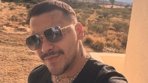 Por qué se cree que Christian Nodal habría roto con sus padres