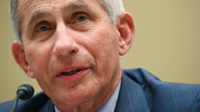 Fauci. Advertencias.