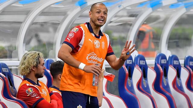 Chicharito Hernández insulta a árbitros.