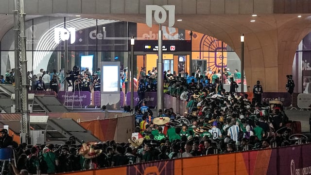 Fans de México y Argentina