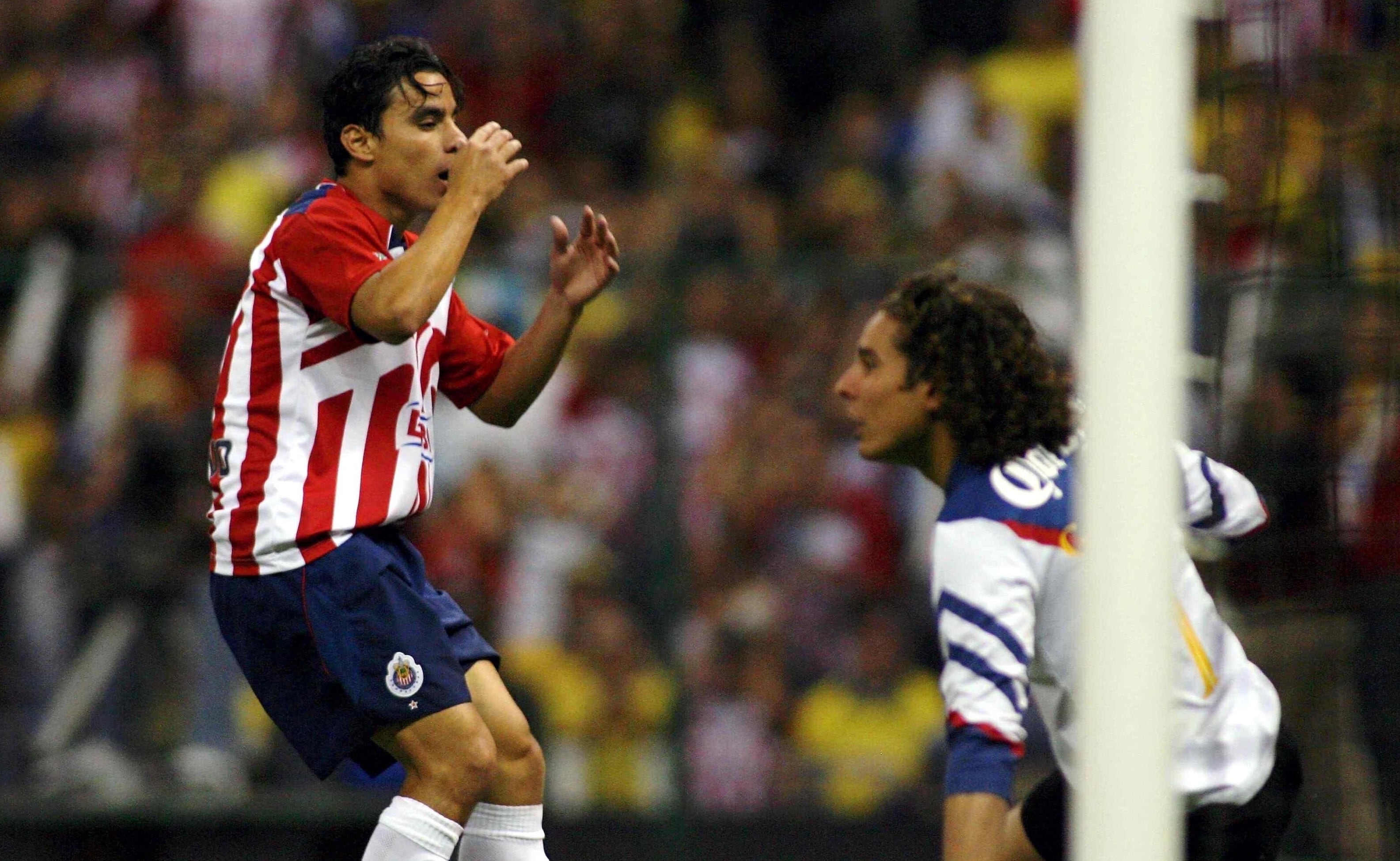 Omar Bravo y Memo Ochoa