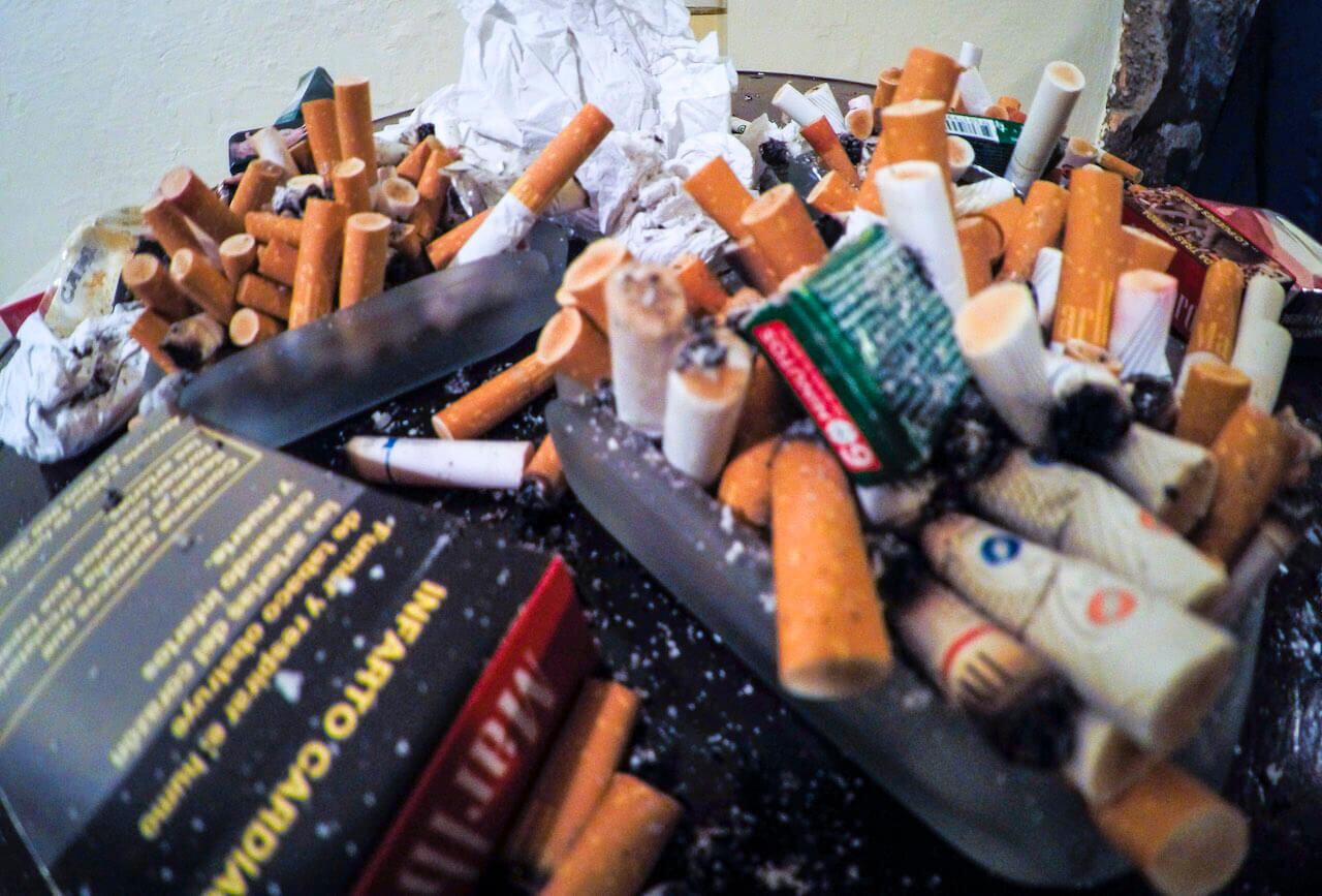 Desecho de colillas.