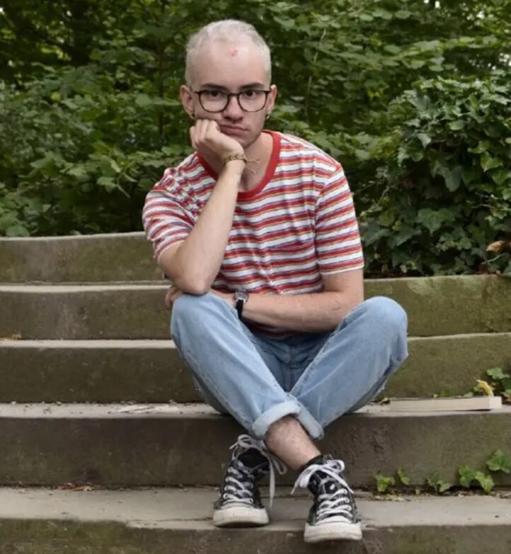 Leonard Stockl, tiene 10 personalidades distintas