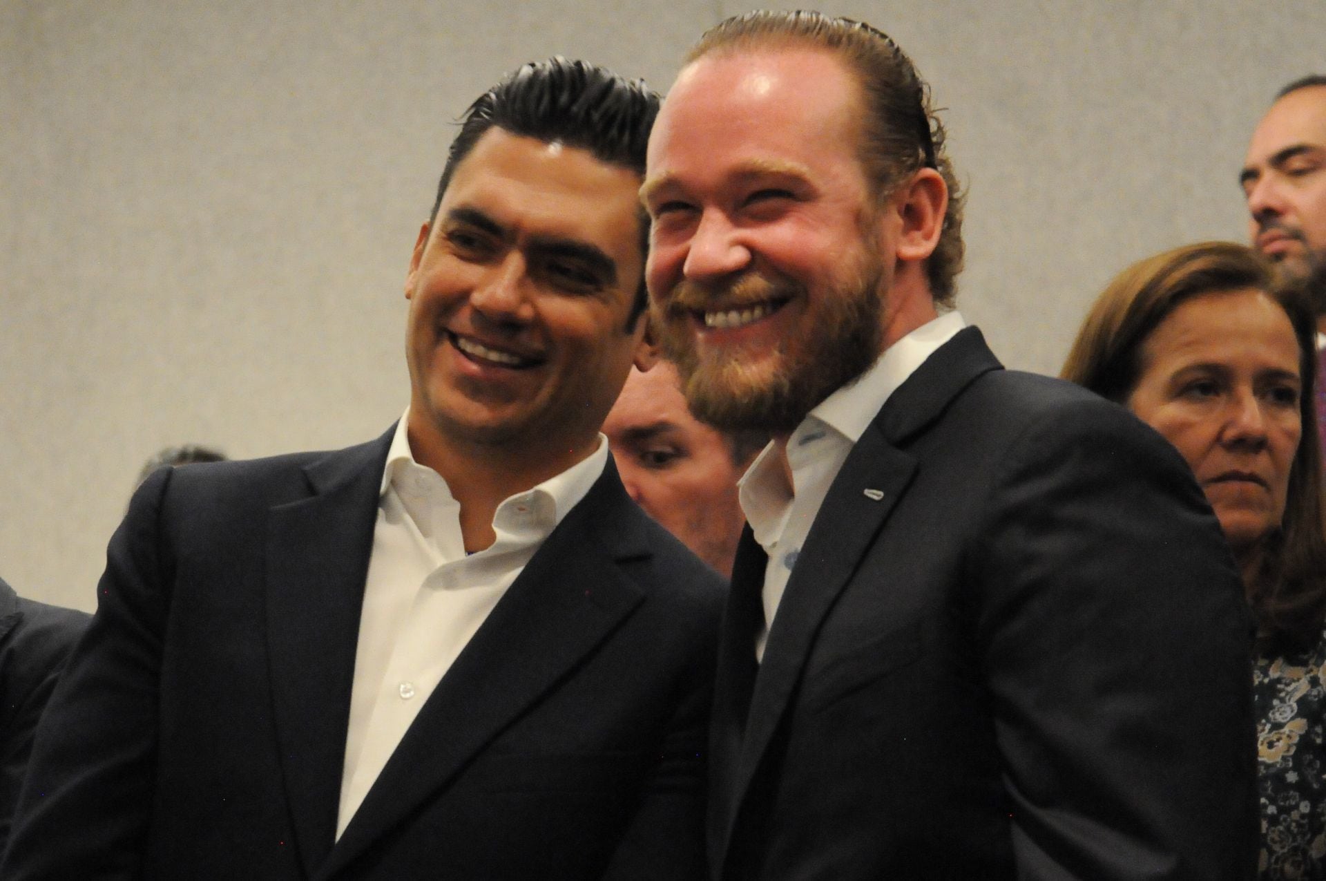 Santiago Taboada (der) ha sido destapado por AMLO como el candidato de Va por México en la CDMX