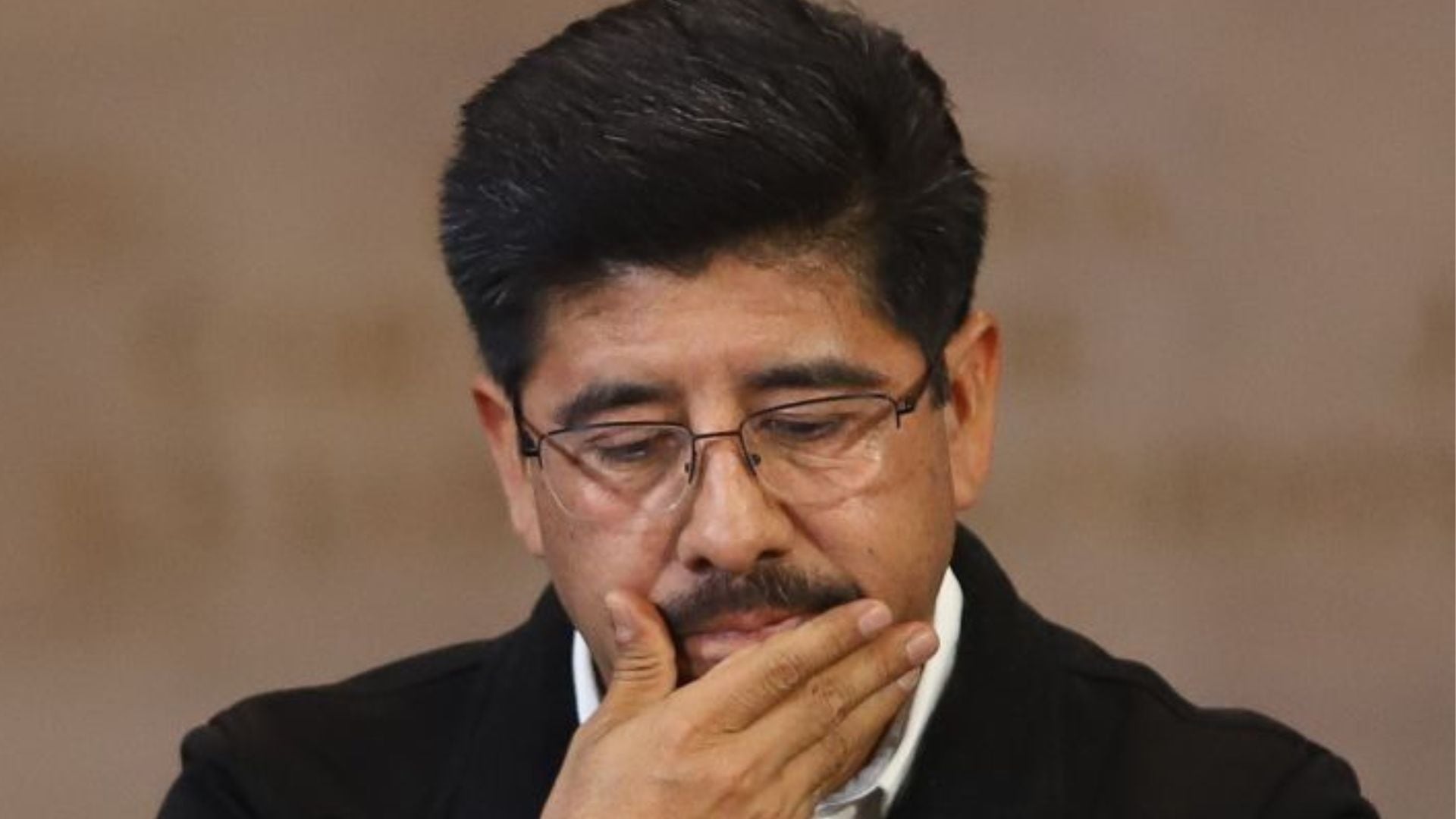 Más allá de la imagen y el discurso