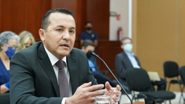 Dámaso Castro pide licencia a la Vicefiscalía de Sinaloa
