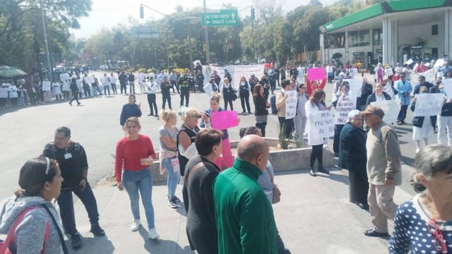 Bloqueo en Tlalpan por desabasto de insumos y medicinas en el INCAN