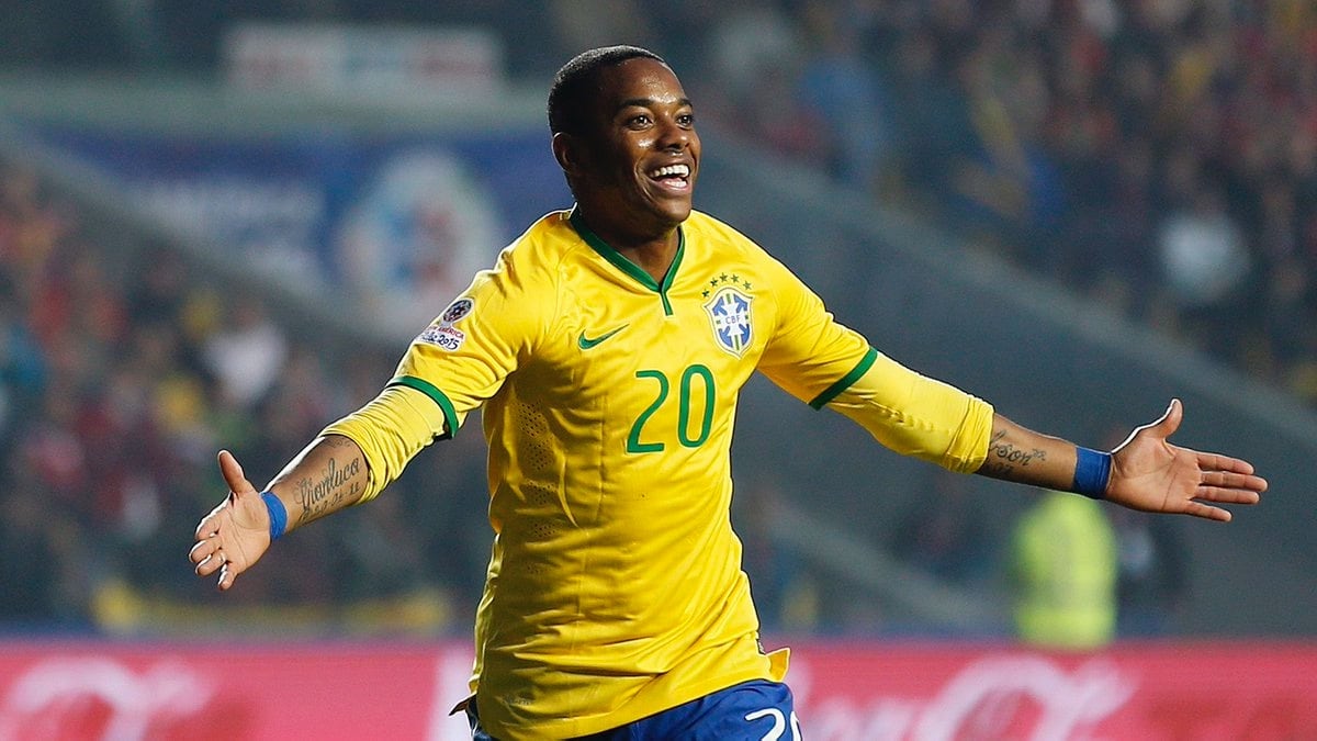 Robinho fue presentado en su nuevo club
