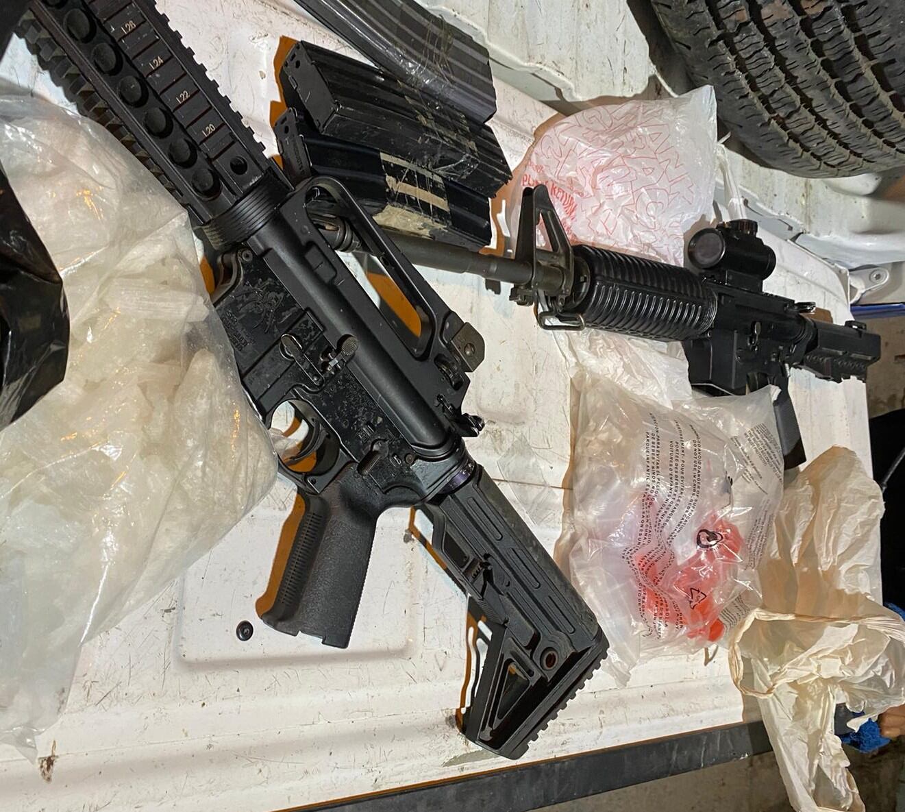 Armas de alto poder incautadas.