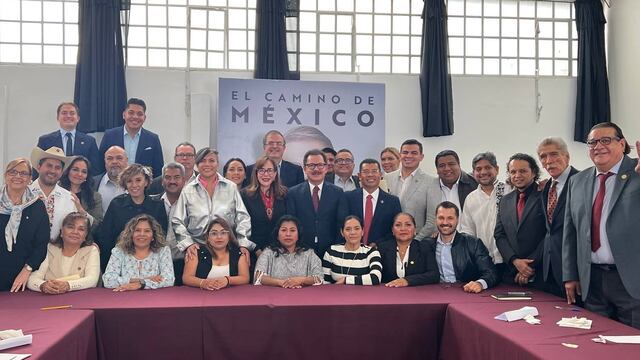 Marcelo Ebrard sostuvo una reunión con legisladores de Morena,