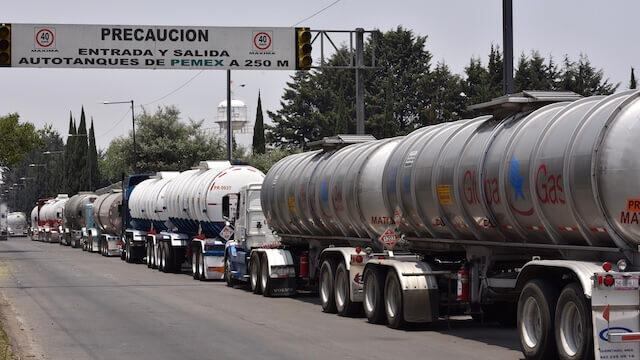 Pipas de Petróleos Mexicanos (Pemex)