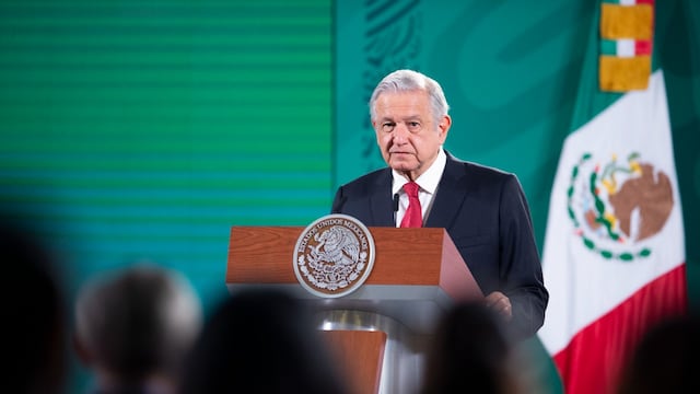 AMLO apoya a Azucena Uresti