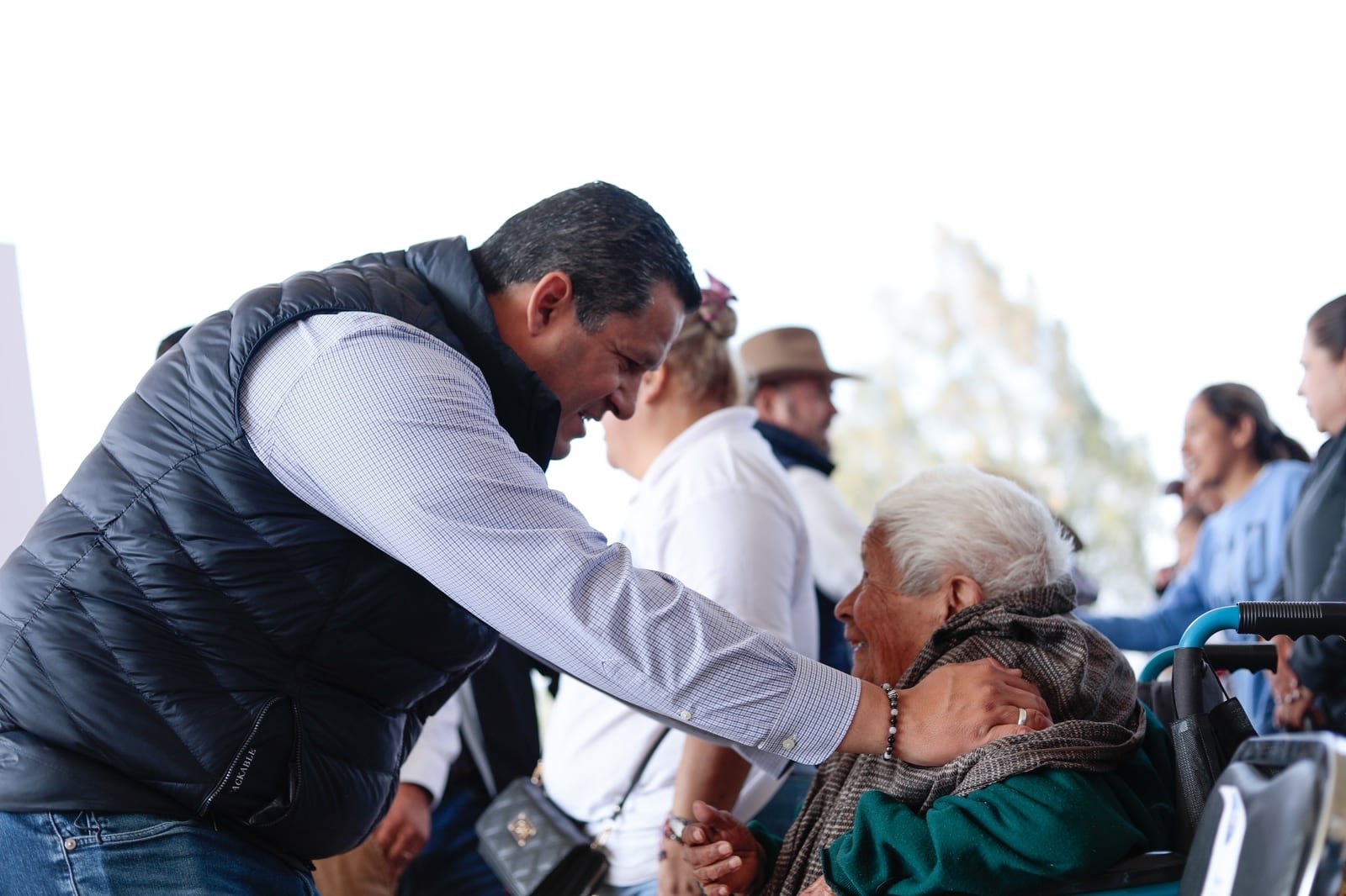 Diego Sinhue Rodríguez impulsó obras sociales en Santiago Maravatío, Guanajuato