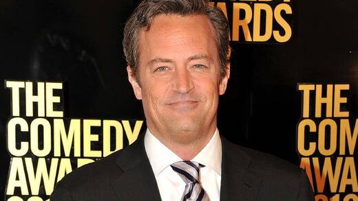 Charlie Puth se une a Adele y otros artistas en tributo a Matthew Perry tras su muerte