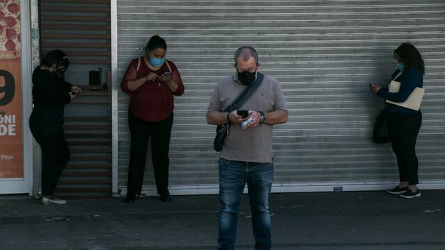 Personas con celular