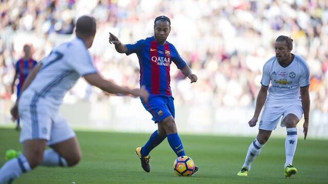 Ronaldinho volvió a mostrar su magia en el Camp Nou