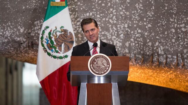 Enrique Peña Nieto. Compró un arma.