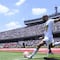 Guillermo Ochoa ganaría más que Dani Alves en la Liga MX