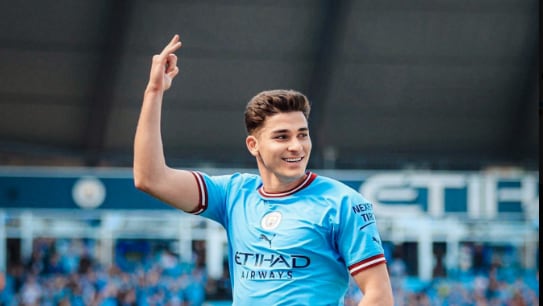 Julian Álvarez con el Manchester City