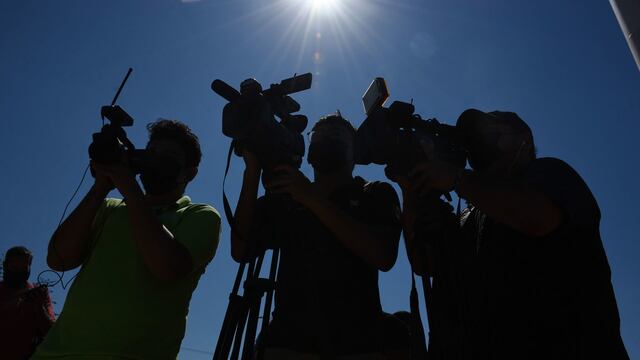 ¿Cuánto debe ganar un reportero al mes?