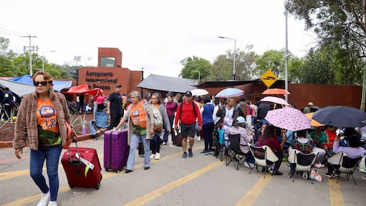 Bloqueo de la CNTE complica ingreso al aeropuerto de Oaxaca